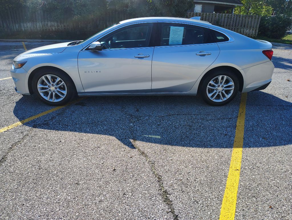 2017 Chevrolet Malibu Image 8