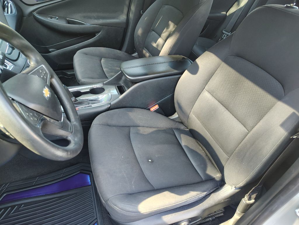 2017 Chevrolet Malibu Image 19