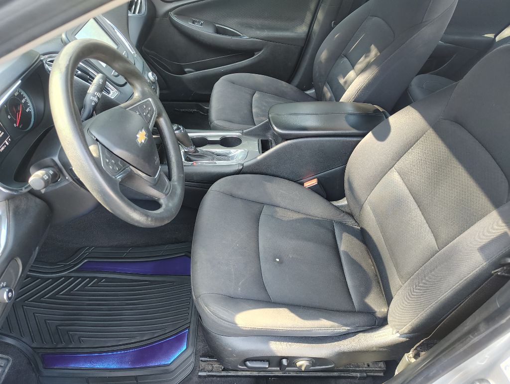 2017 Chevrolet Malibu Image 21