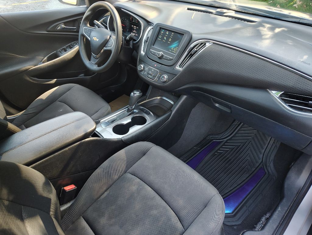 2017 Chevrolet Malibu Image 27