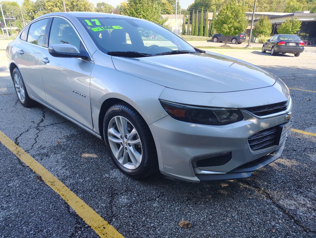 2017 Chevrolet Malibu Image 2