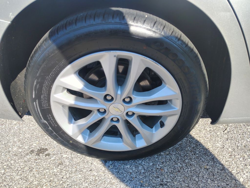 2017 Chevrolet Malibu Image 10