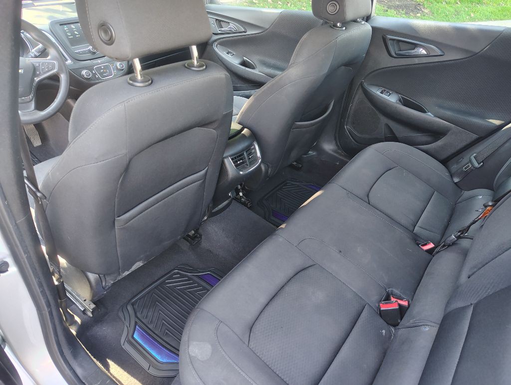 2017 Chevrolet Malibu Image 18