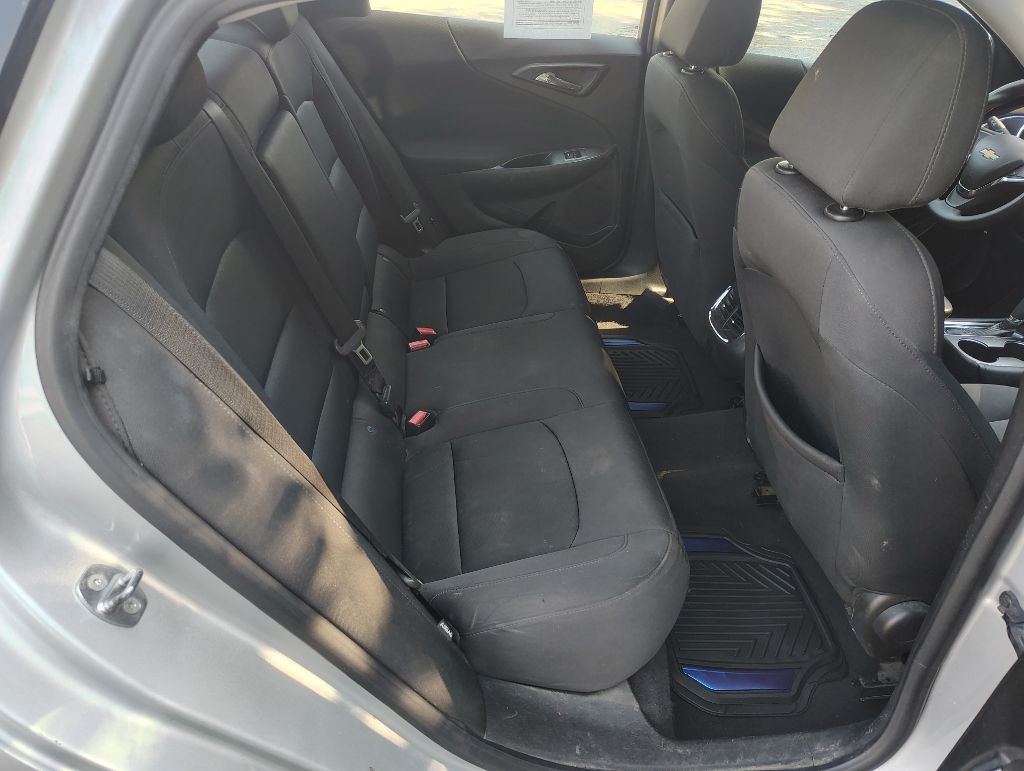 2017 Chevrolet Malibu Image 21