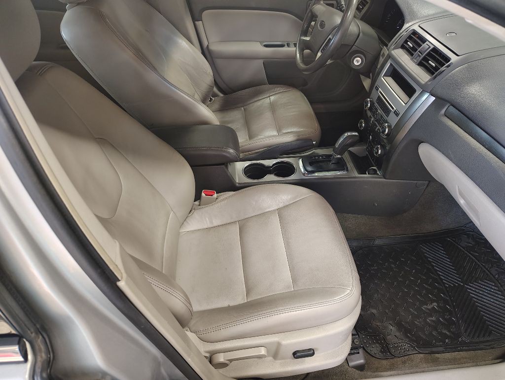 2010 Ford Fusion Image 18