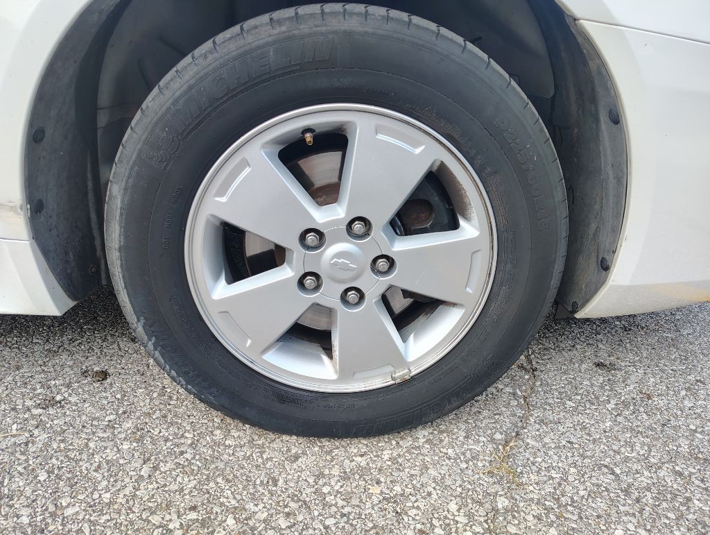 2010 Chevrolet Impala Image 12