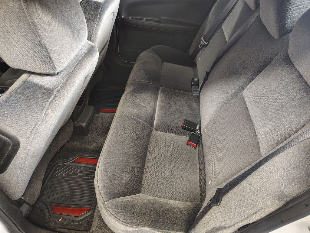 2010 Chevrolet Impala Image 23
