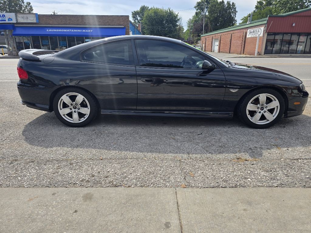 2004 Pontiac GTO Image 2