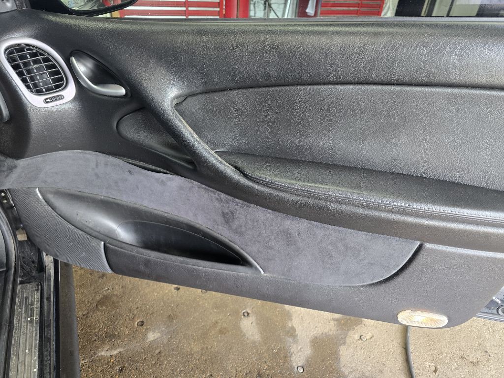 2004 Pontiac GTO Image 16