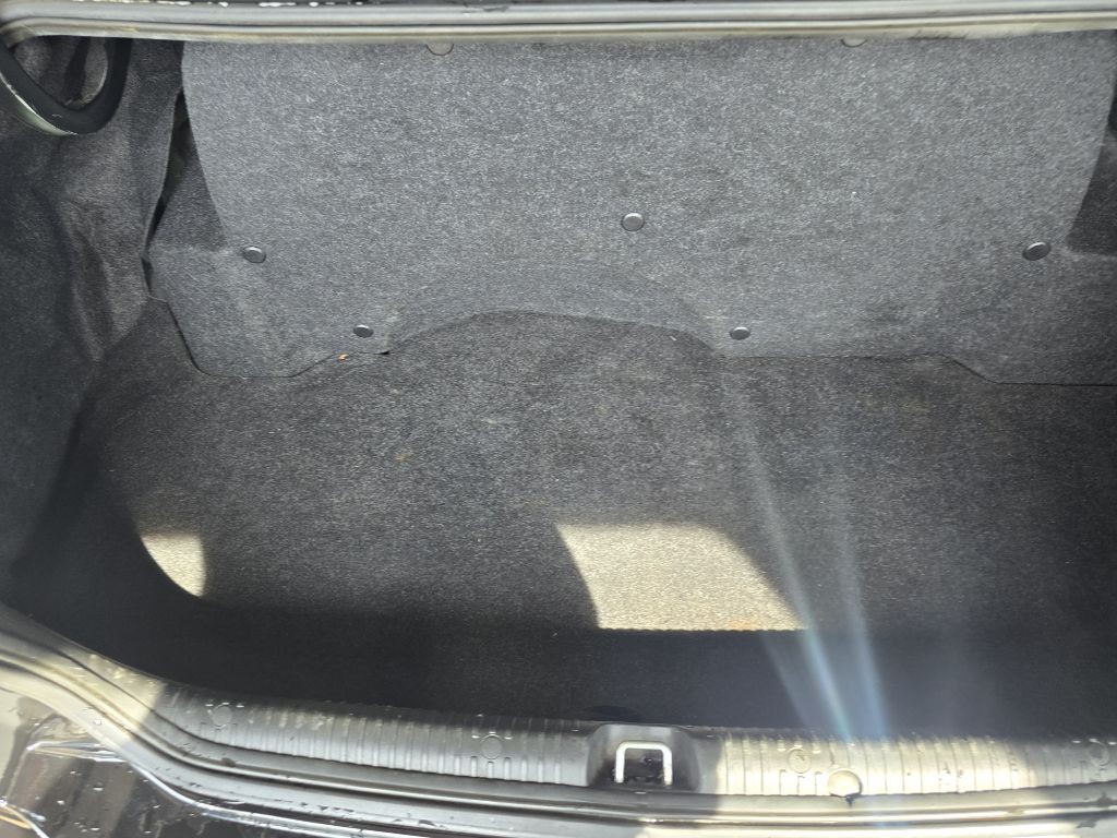 2004 Pontiac GTO Image 19