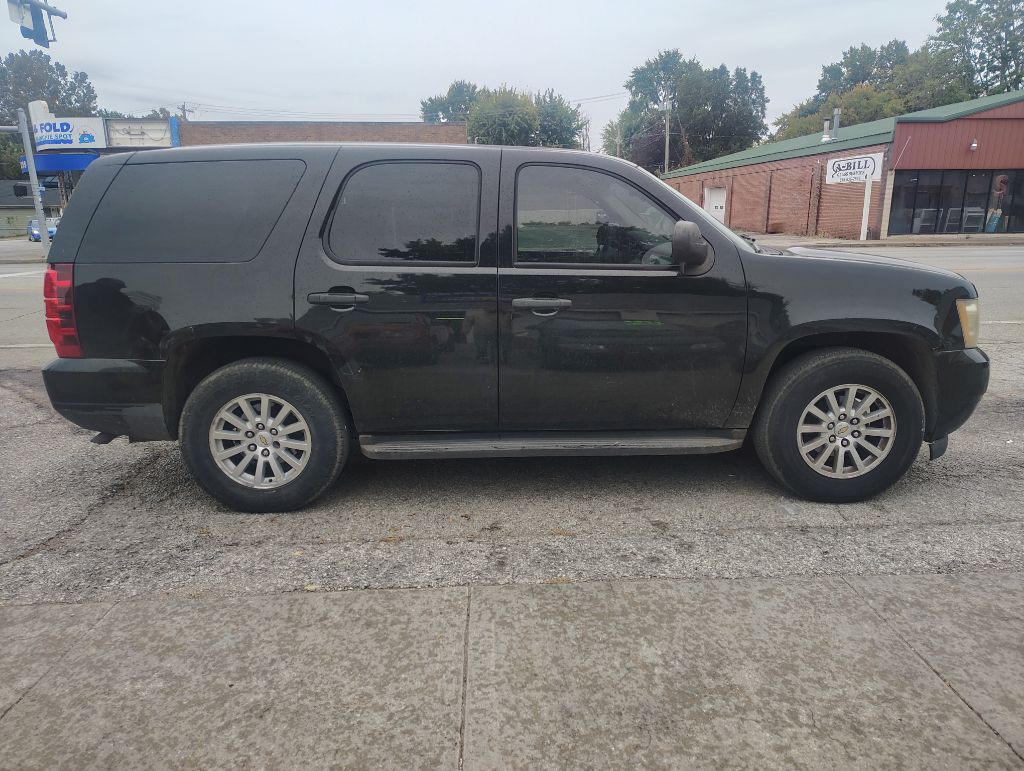 2010 Chevrolet Tahoe Image 2