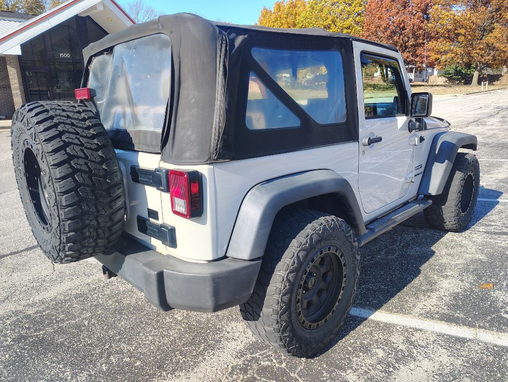 2010 Jeep Wrangler Image 3