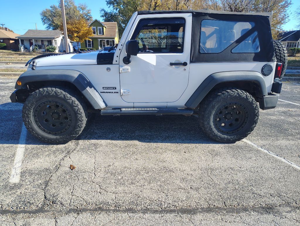 2010 Jeep Wrangler Image 4