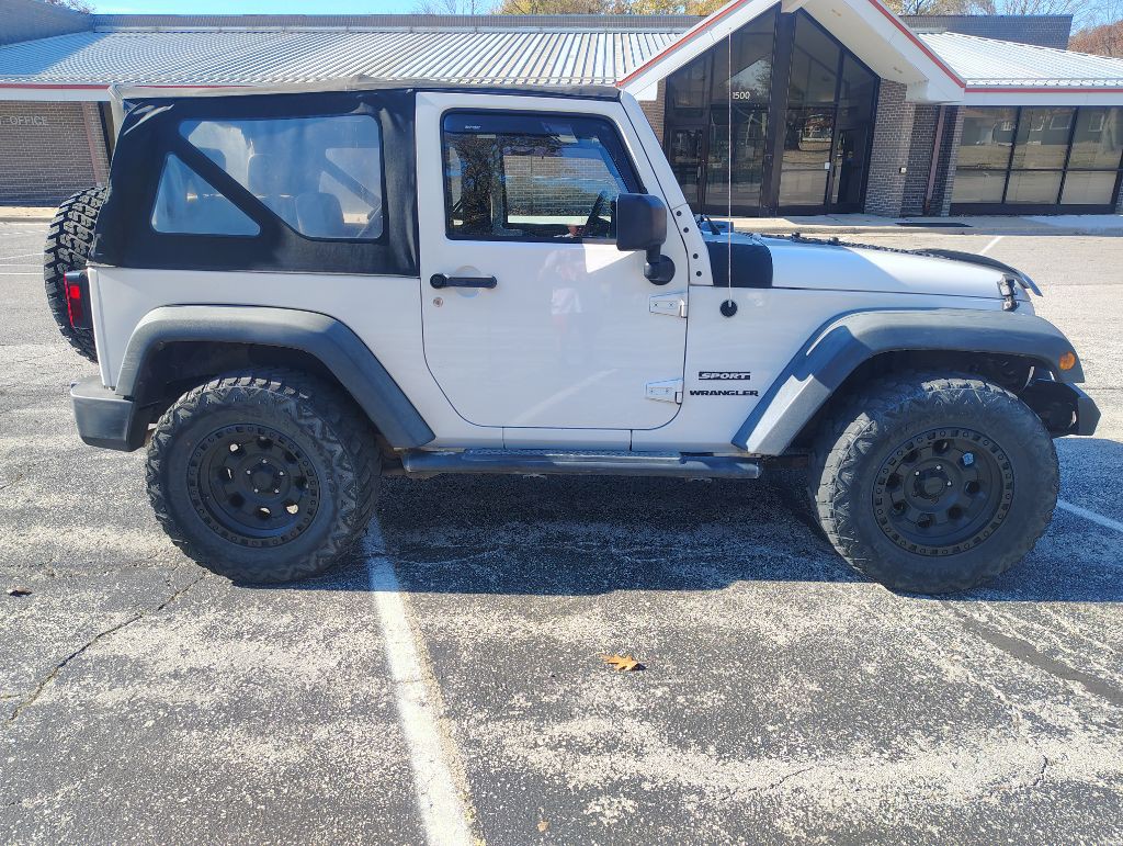 2010 Jeep Wrangler Image 5