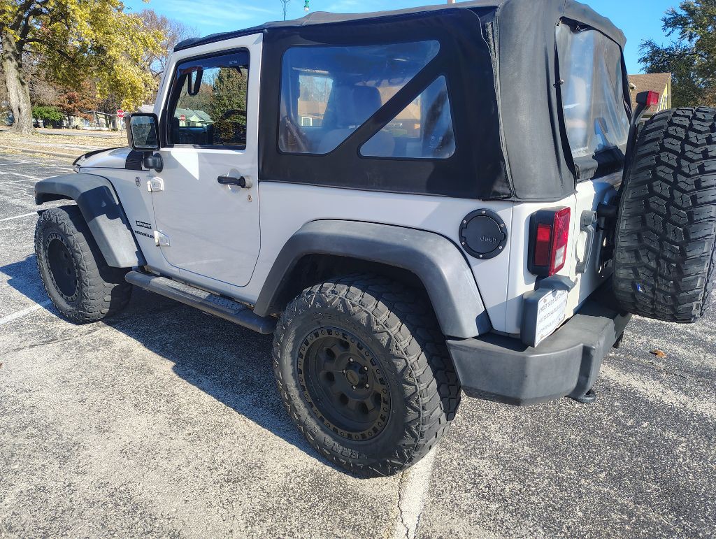 2010 Jeep Wrangler Image 6