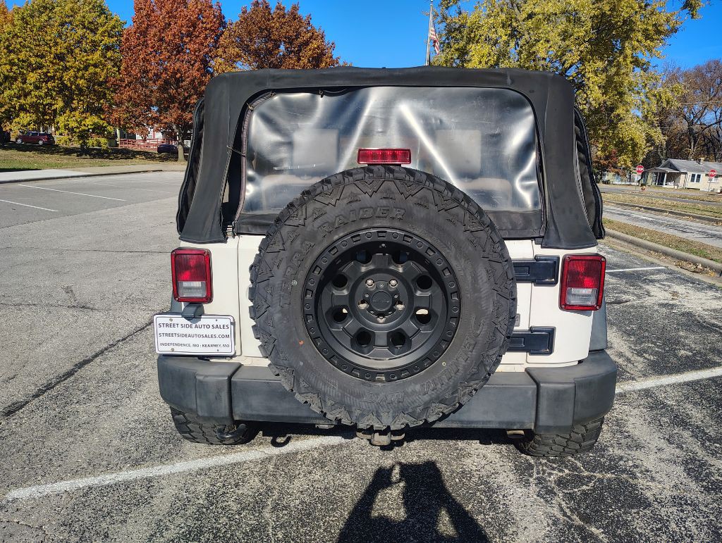 2010 Jeep Wrangler Image 7