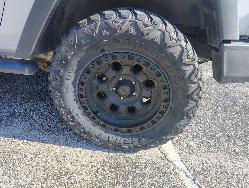 2010 Jeep Wrangler Image 11