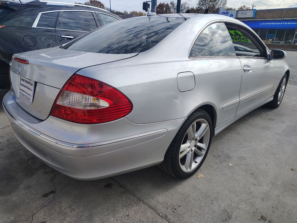 2008 Mercedes-Benz CLK-Class Image 3