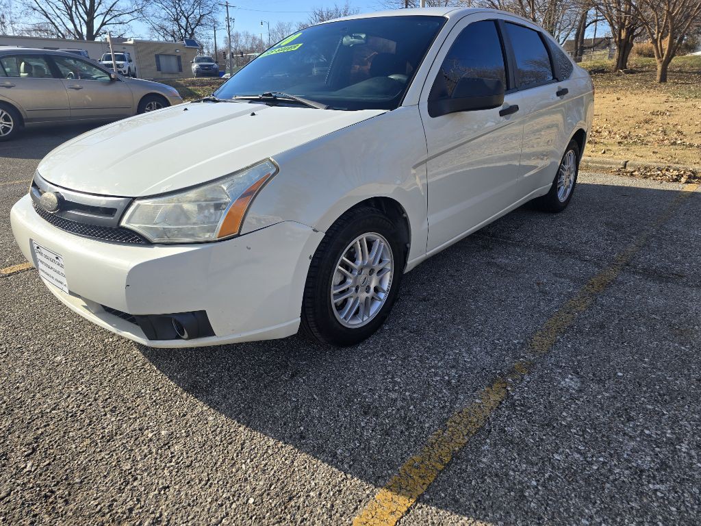 2010 Ford Focus Image 2