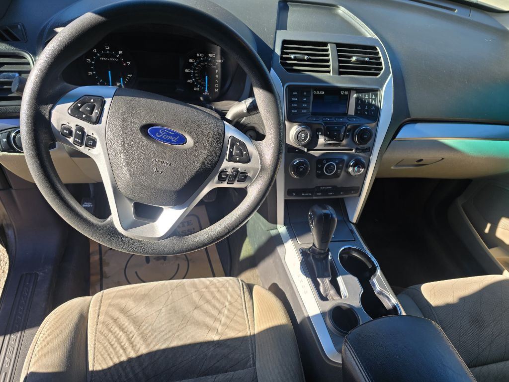 2015 Ford Explorer Image 12