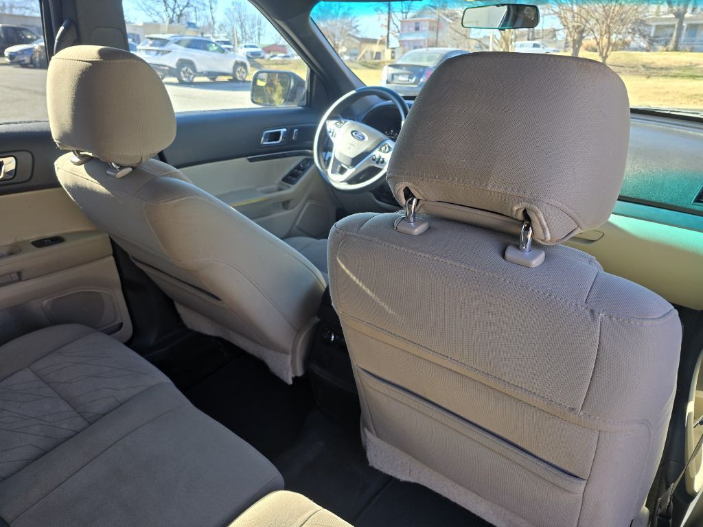 2015 Ford Explorer Image 18