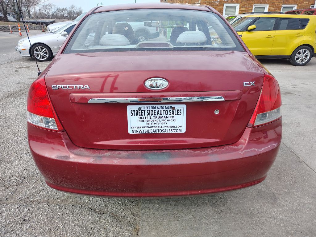 2009 Kia Spectra Image 3