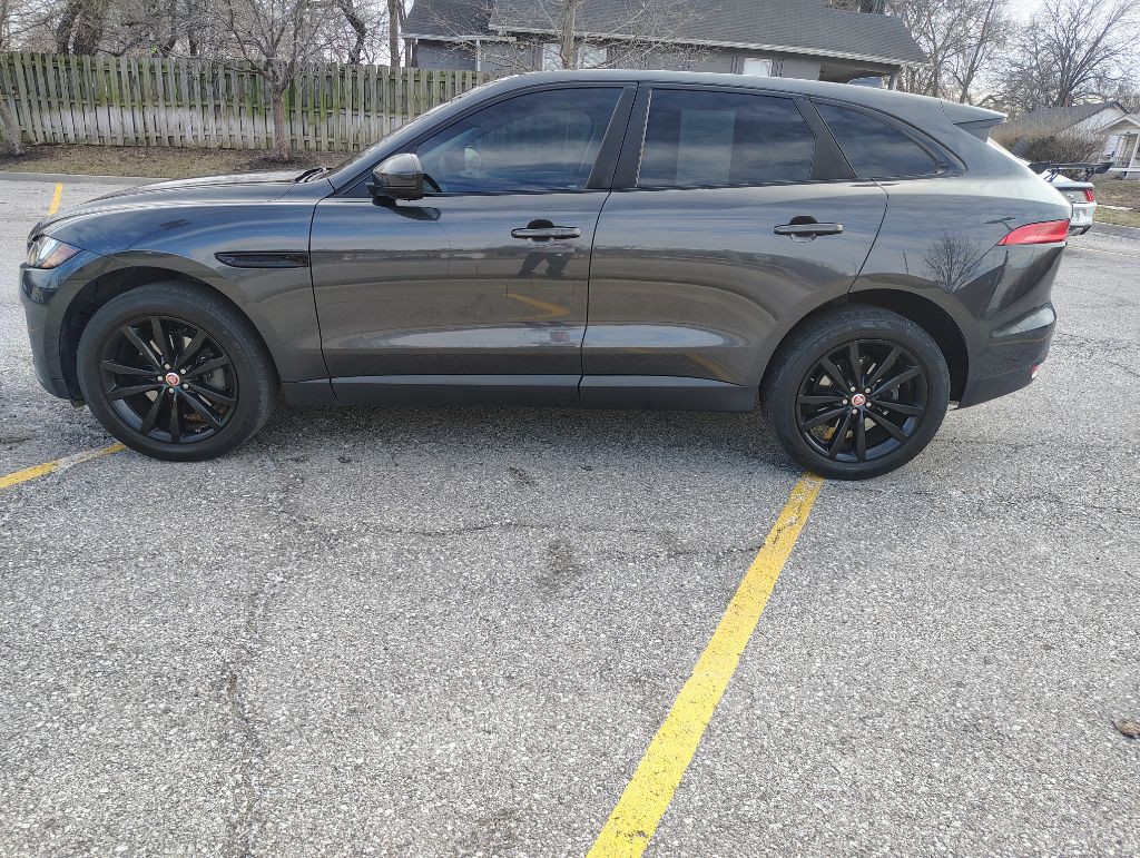 2017 Jaguar F-PACE Image 3