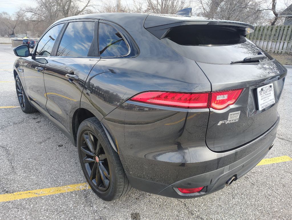 2017 Jaguar F-PACE Image 6