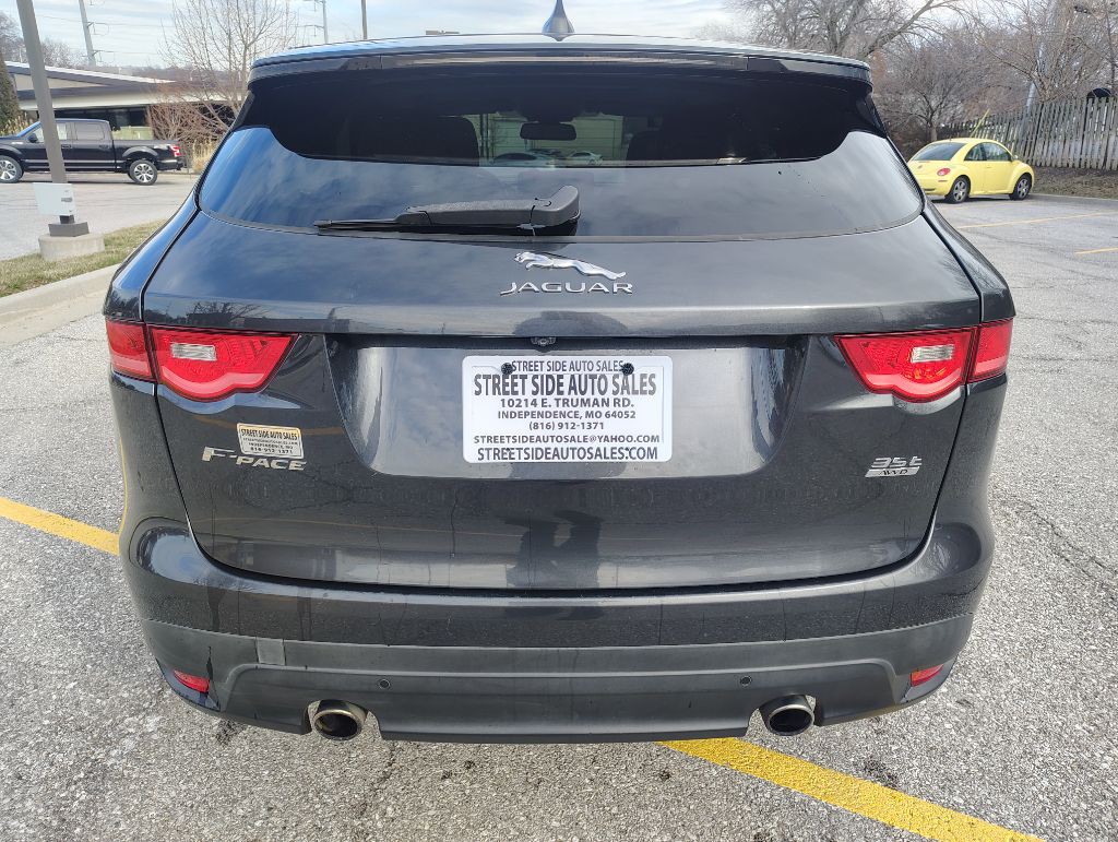2017 Jaguar F-PACE Image 7