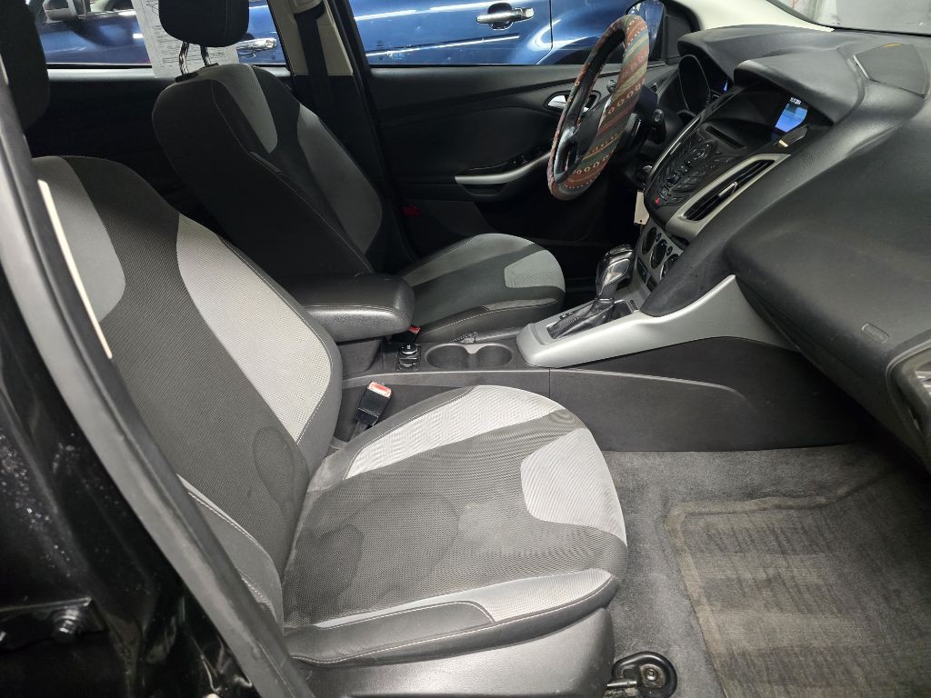 2012 Ford Focus Image 16
