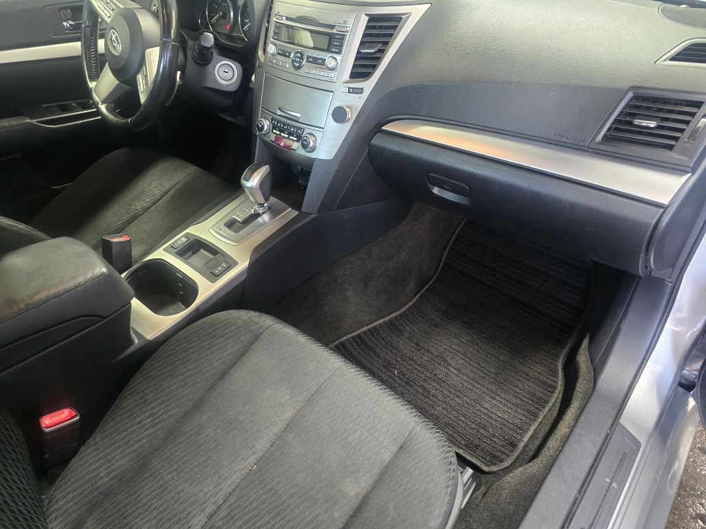 2011 Subaru Legacy Image 11