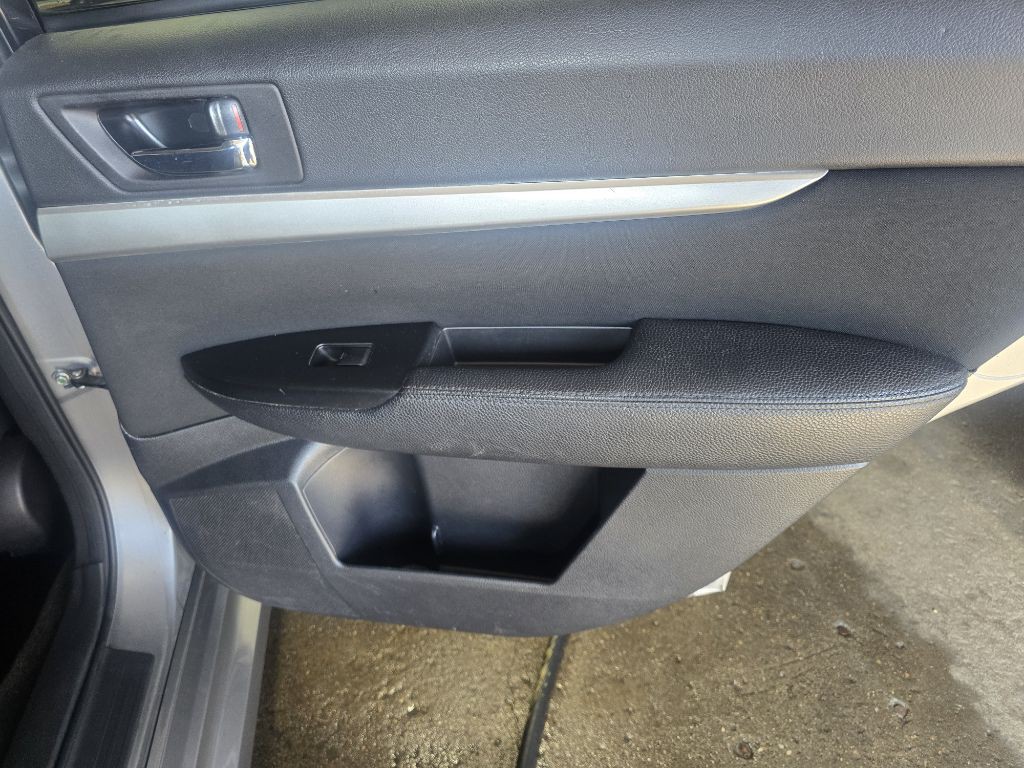 2011 Subaru Legacy Image 13