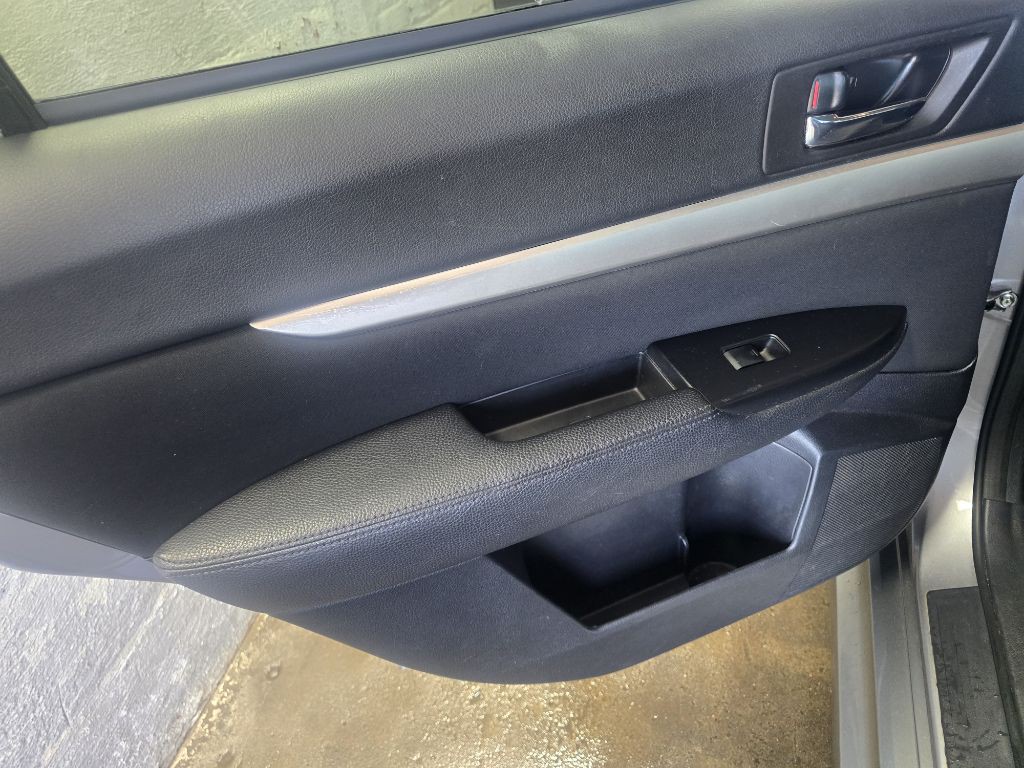 2011 Subaru Legacy Image 15