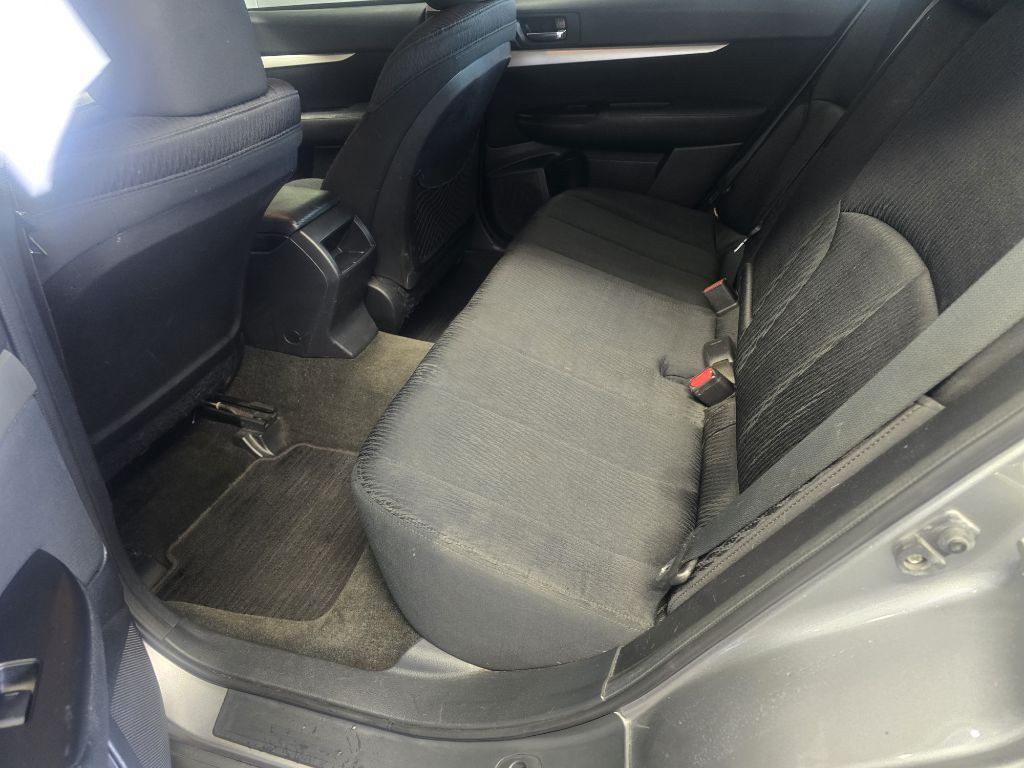 2011 Subaru Legacy Image 17