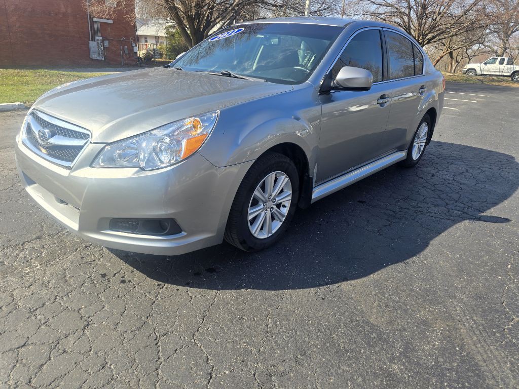 2011 Subaru Legacy Image 1