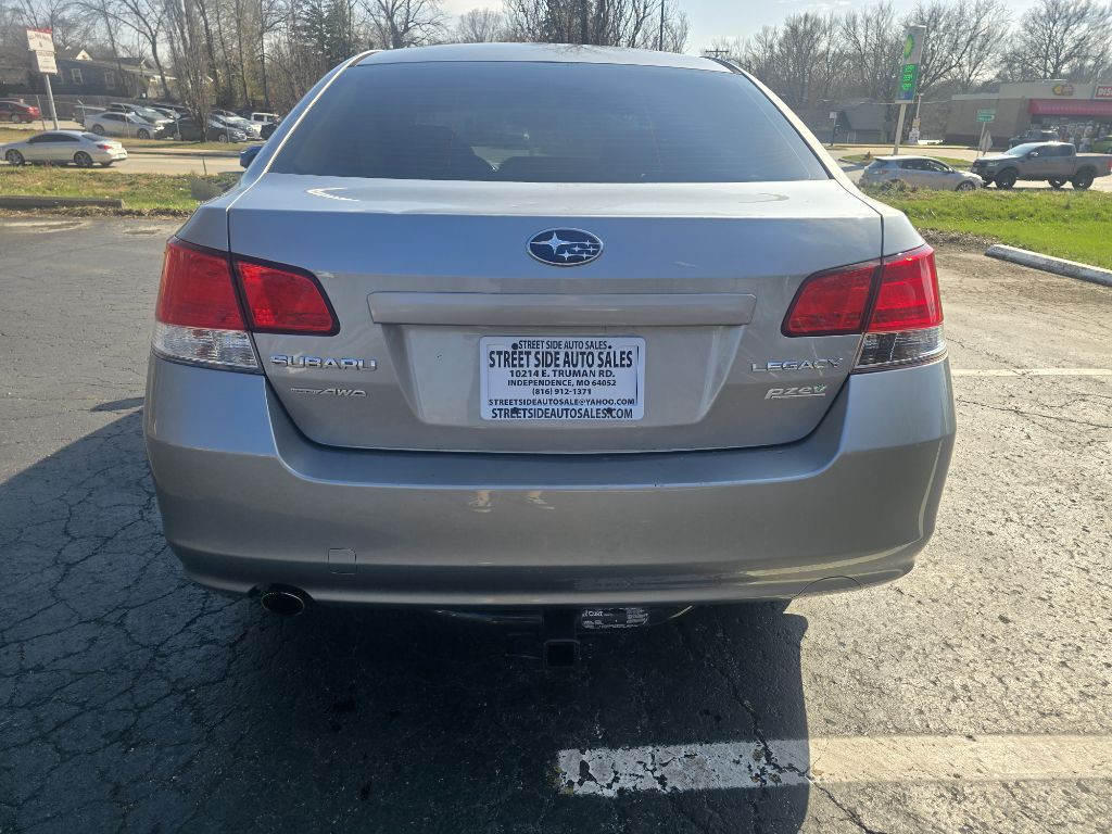 2011 Subaru Legacy Image 5