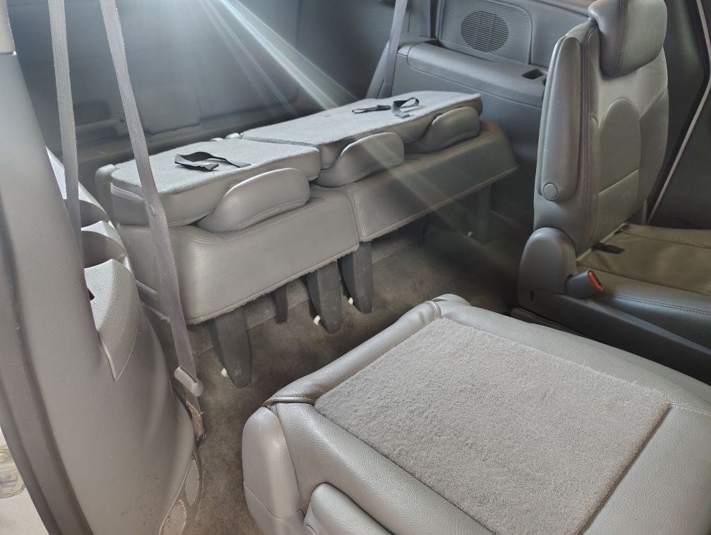 2006 Chrysler Town & Country Image 16