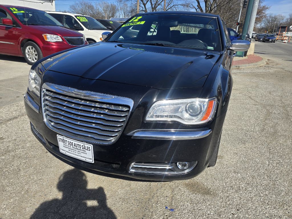 2012 Chrysler 300 Image 8