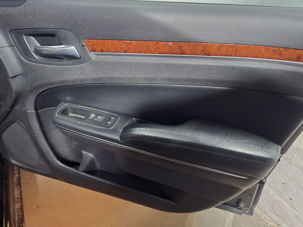 2012 Chrysler 300 Image 18
