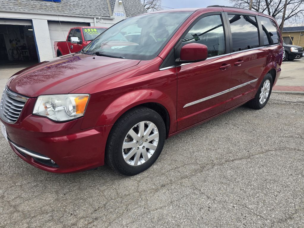 2015 Chrysler Town & Country Image 8