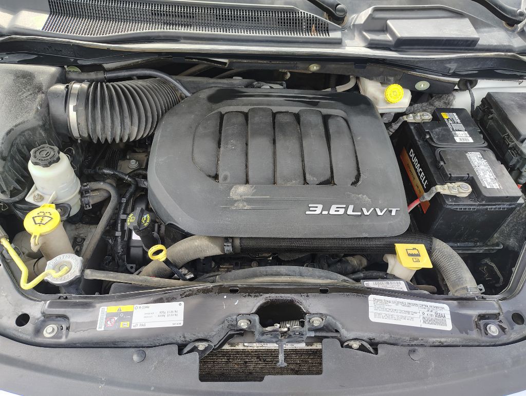 2014 Chrysler Town & Country Image 22