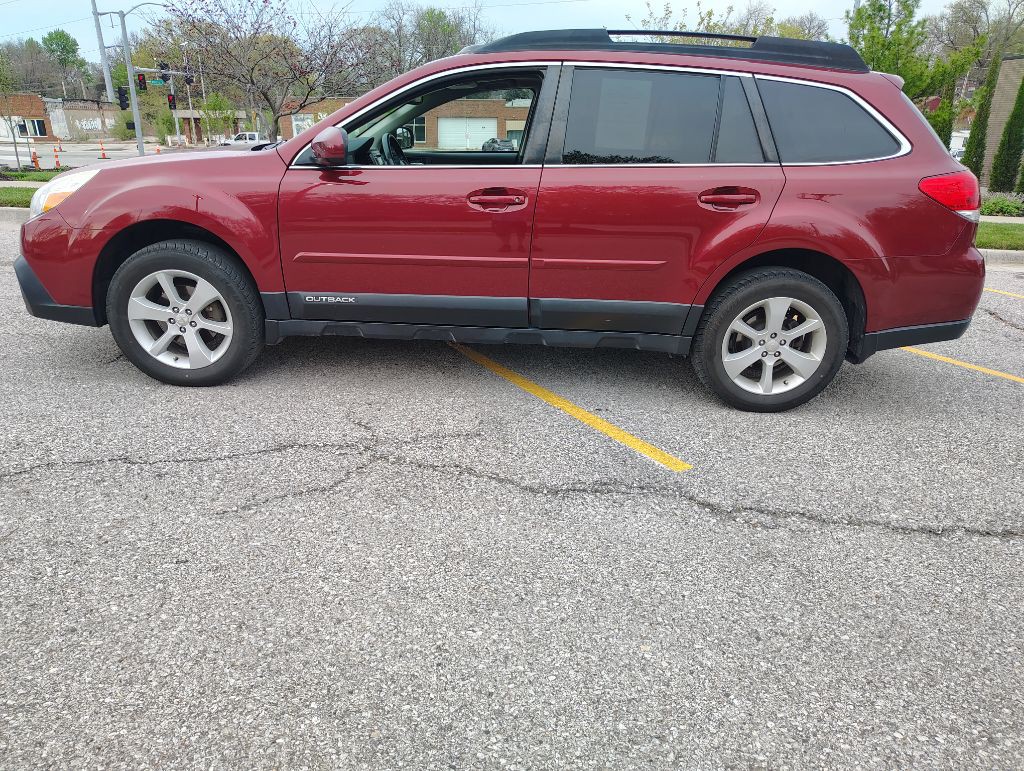 2013 Subaru Outback Image 4