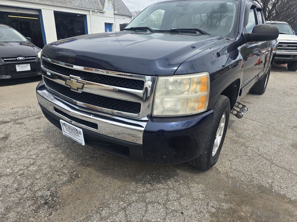 2010 Chevrolet Silverado 1500 Image 2