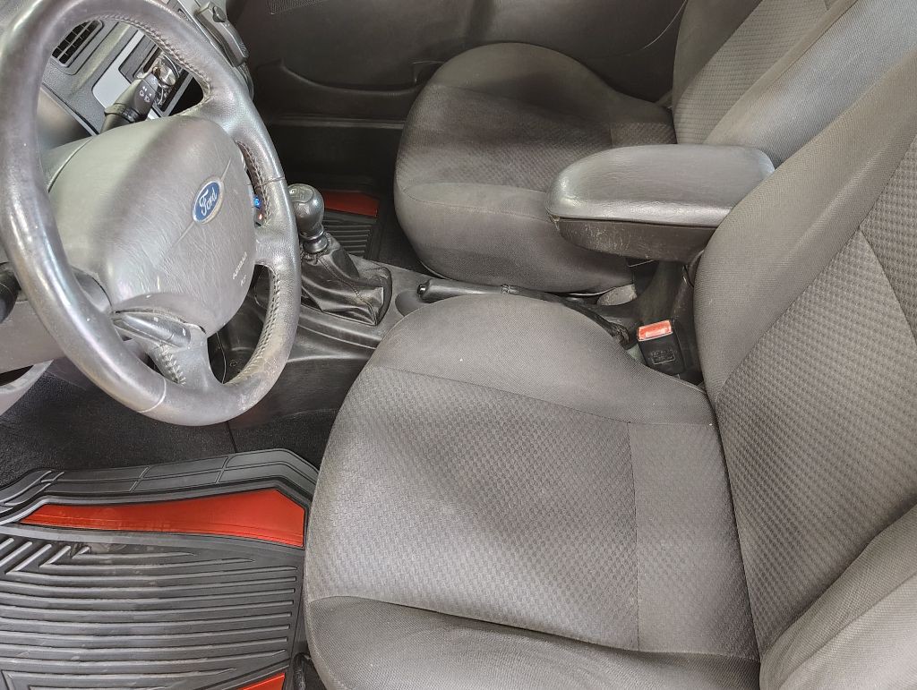 2006 Ford Focus Image 13