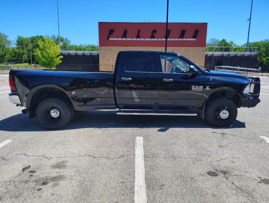 2014 RAM 3500 Image 3