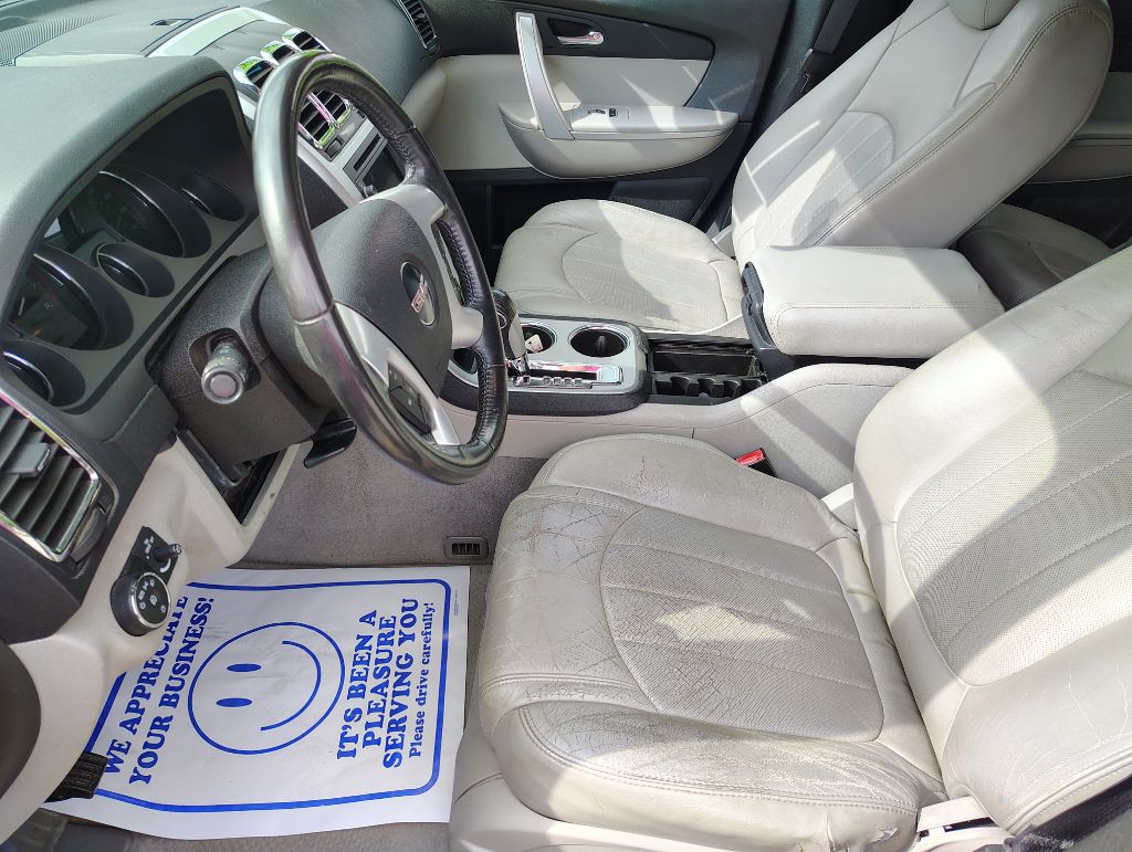 2011 GMC Acadia Image 16