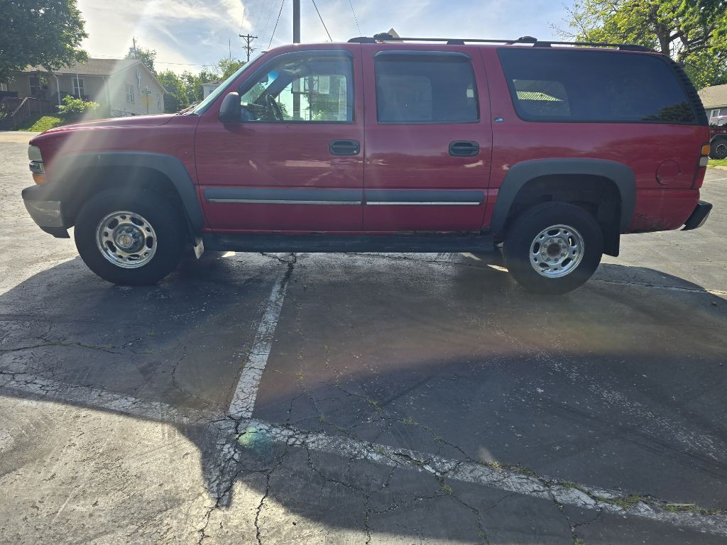 2002 Chevrolet Suburban Image 3