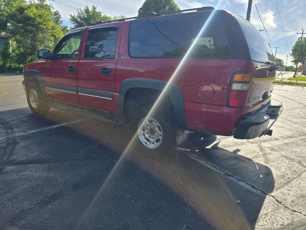 2002 Chevrolet Suburban Image 4