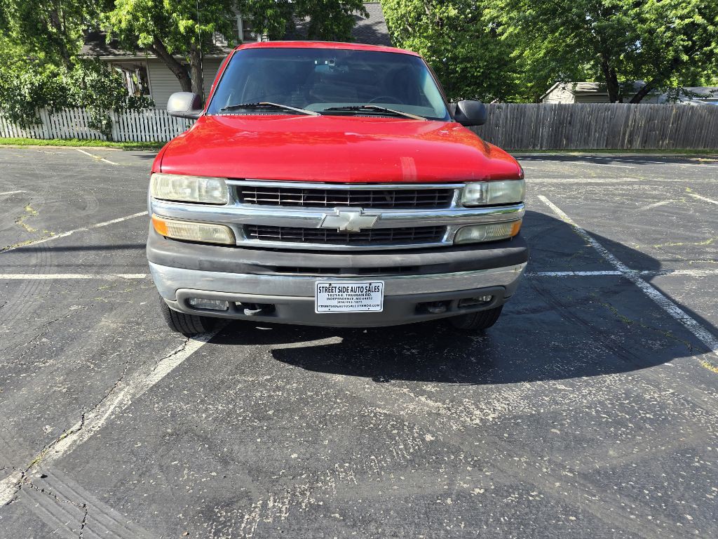 2002 Chevrolet Suburban Image 9