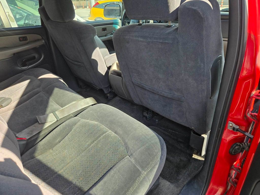 2002 Chevrolet Suburban Image 11